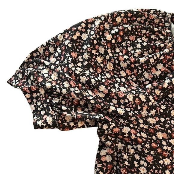 Womens‎ Size S Floral Print V Neck Short Sleeve Smocked Waist Mini Dress - Picture 3 of 7